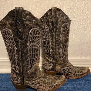 Black Corral Boots with Sequin Inlay!!